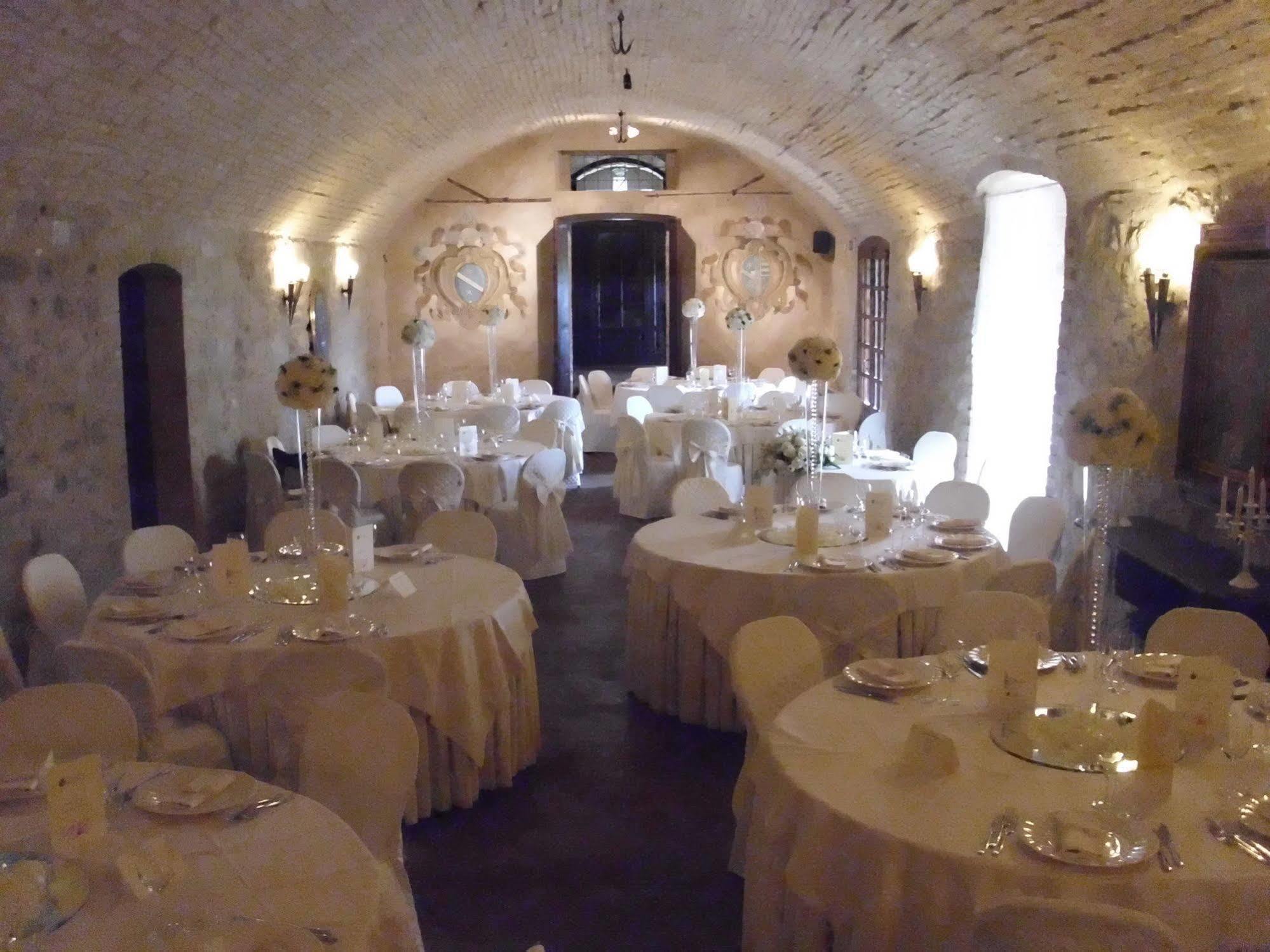 Hotel Castello Di Vigoleno Ngoại thất bức ảnh
