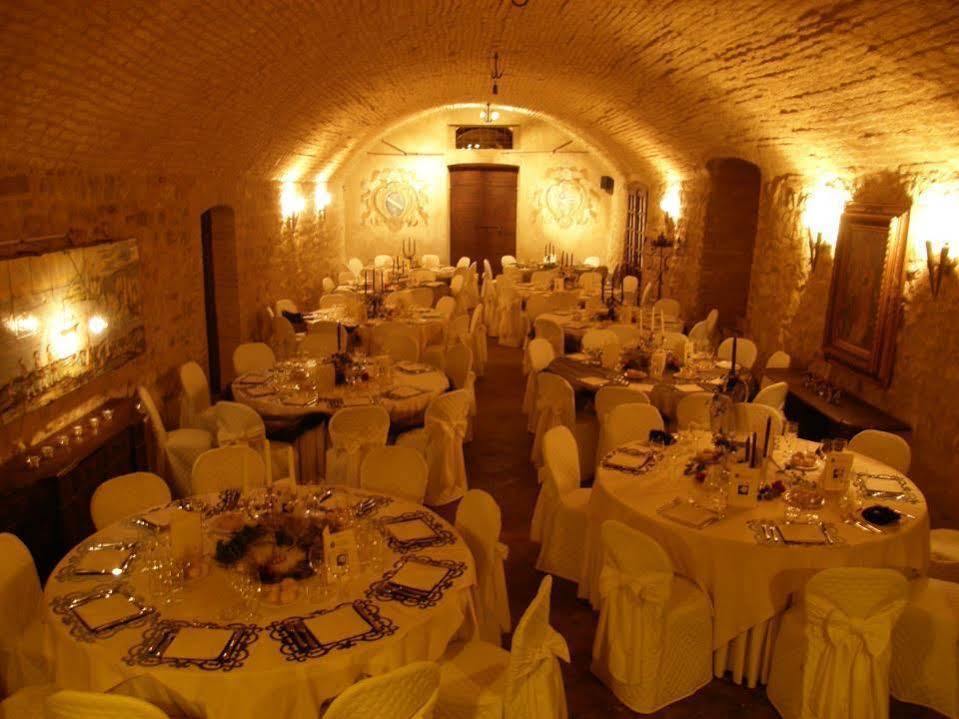 Hotel Castello Di Vigoleno Ngoại thất bức ảnh
