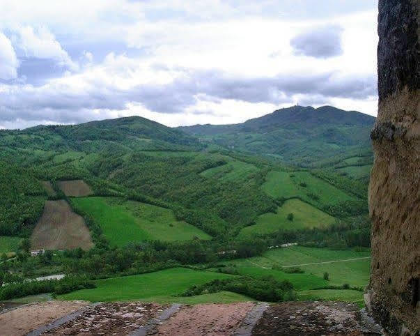 Hotel Castello Di Vigoleno Ngoại thất bức ảnh