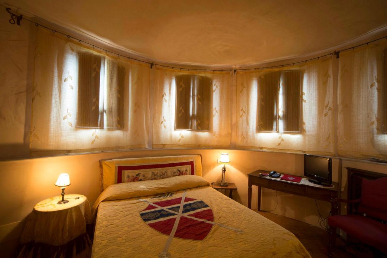 Hotel Castello Di Vigoleno Ngoại thất bức ảnh