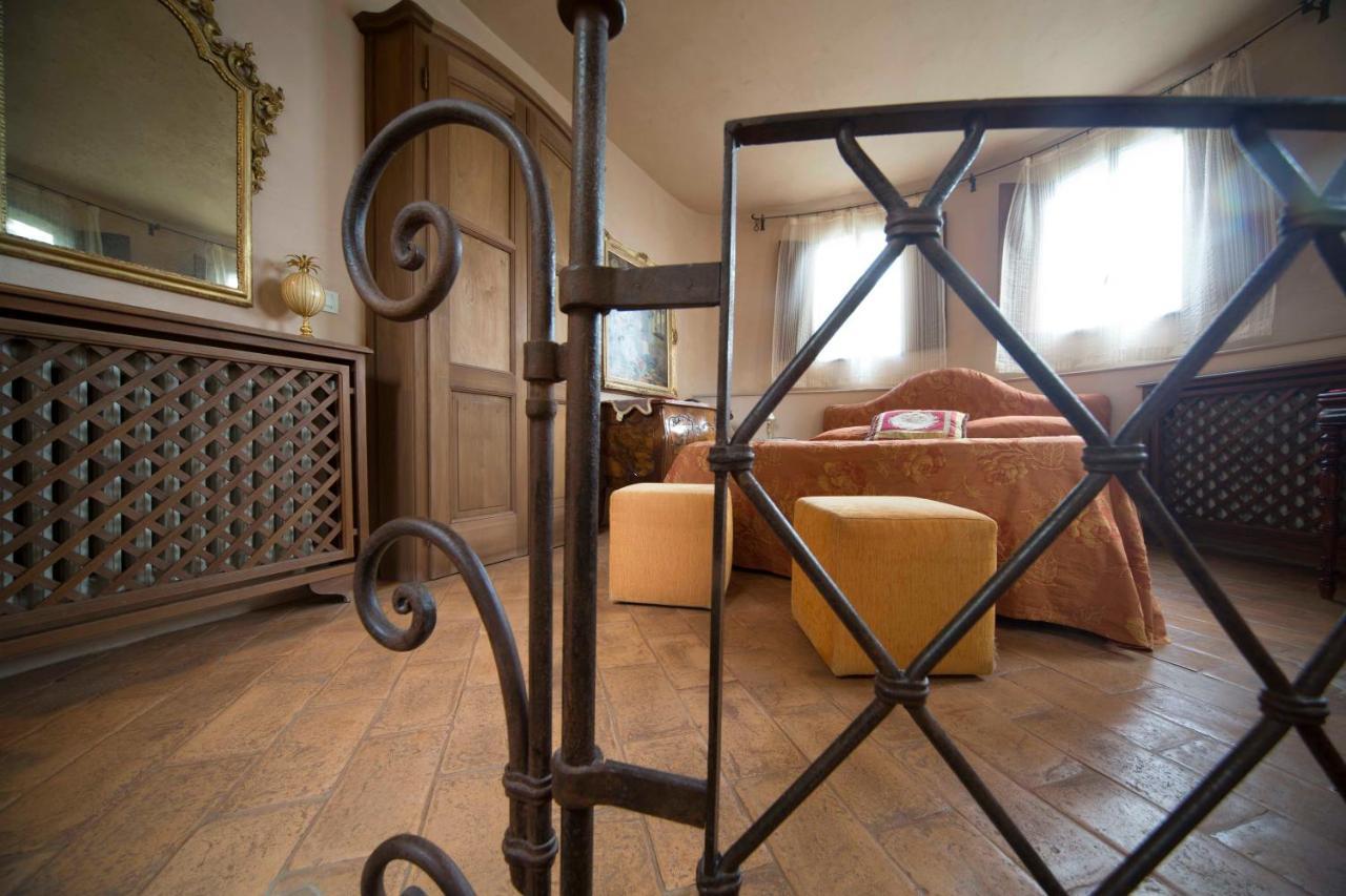 Hotel Castello Di Vigoleno Ngoại thất bức ảnh